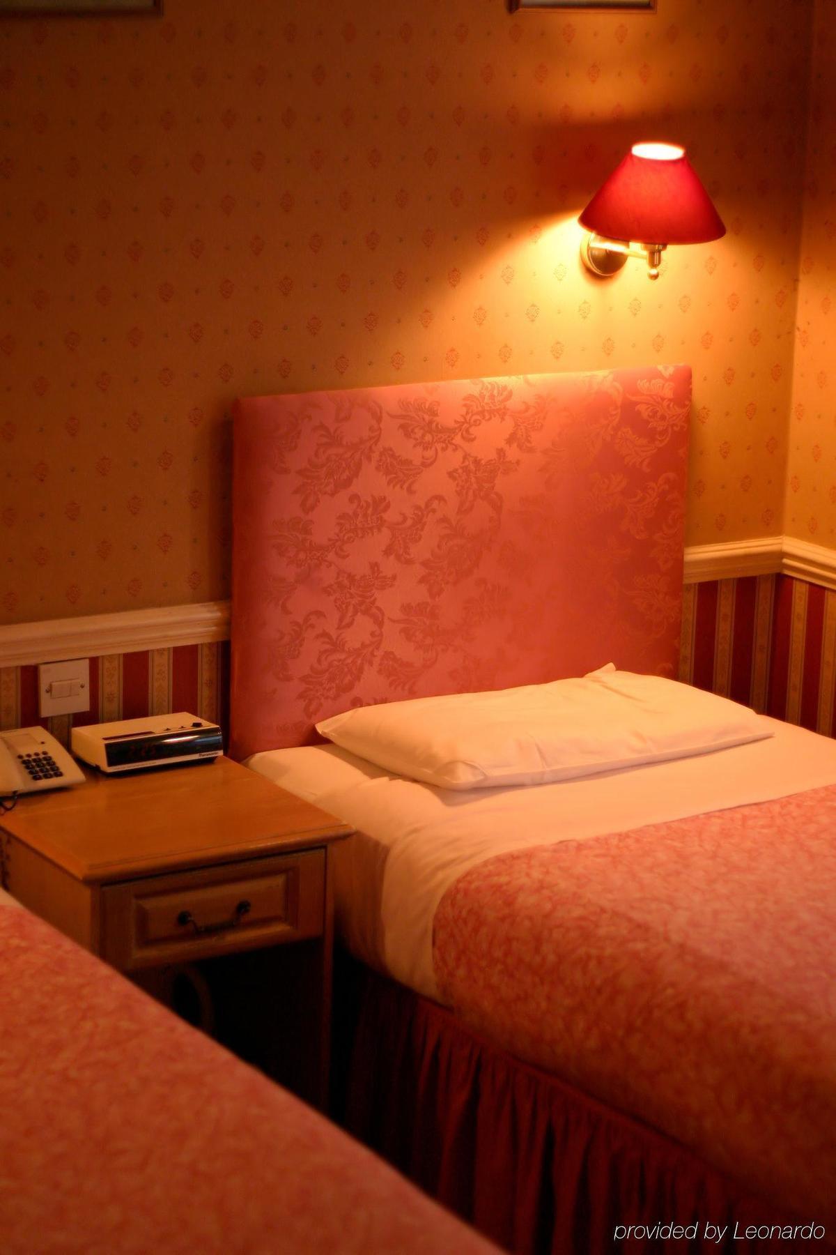 Langorf Hotel London Room photo